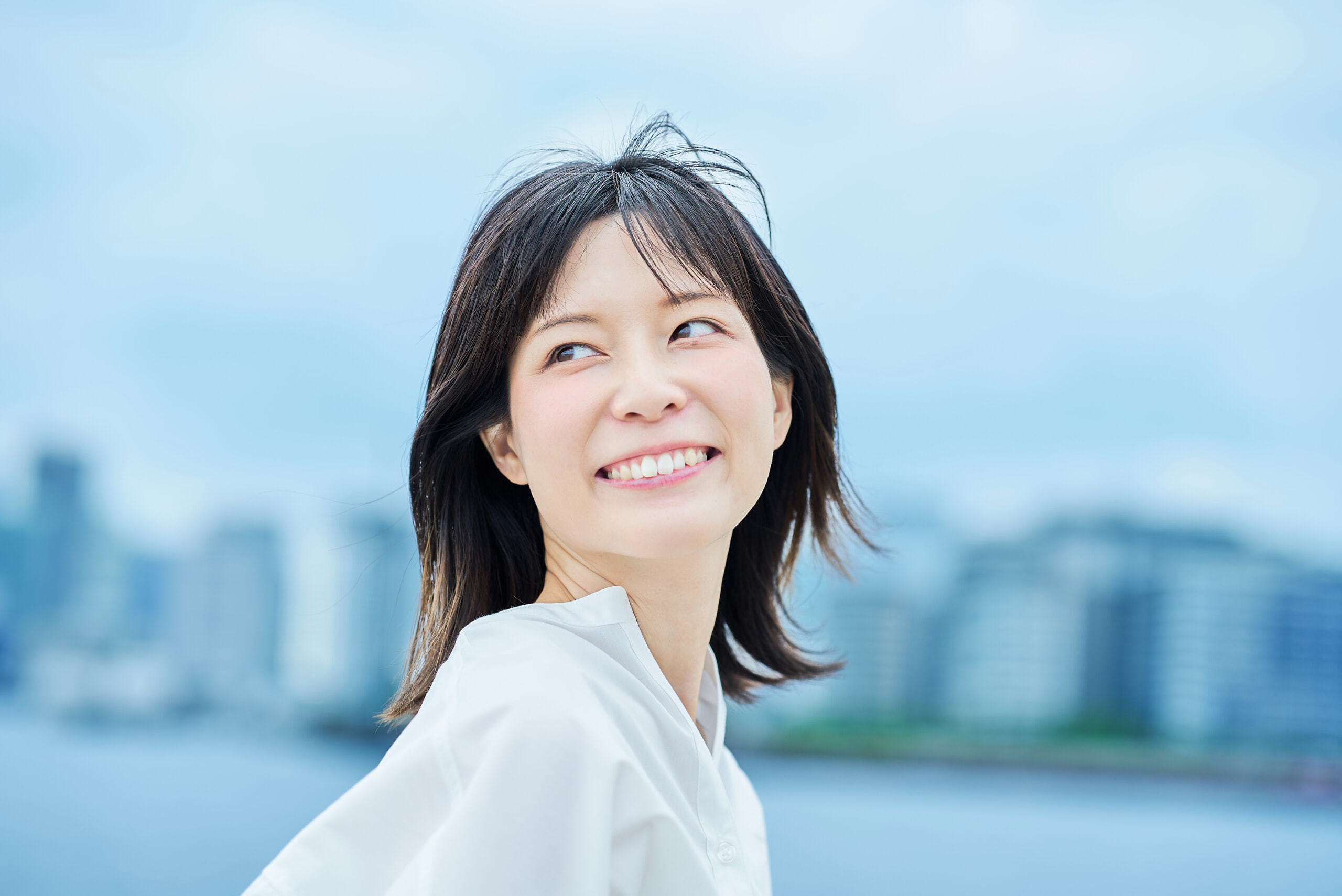 頭皮が健やかな女性(イメージ)