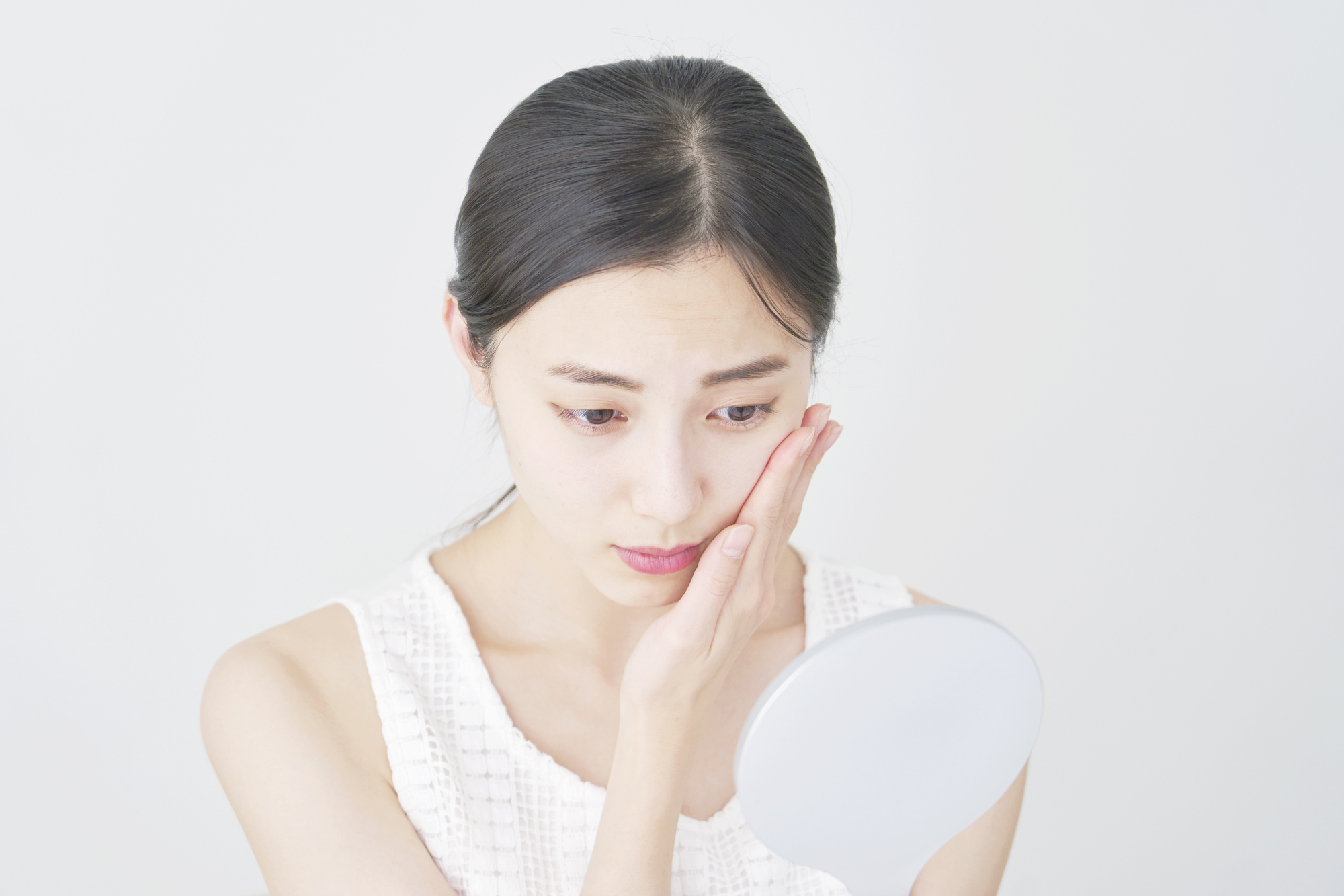 肌あれに悩む女性