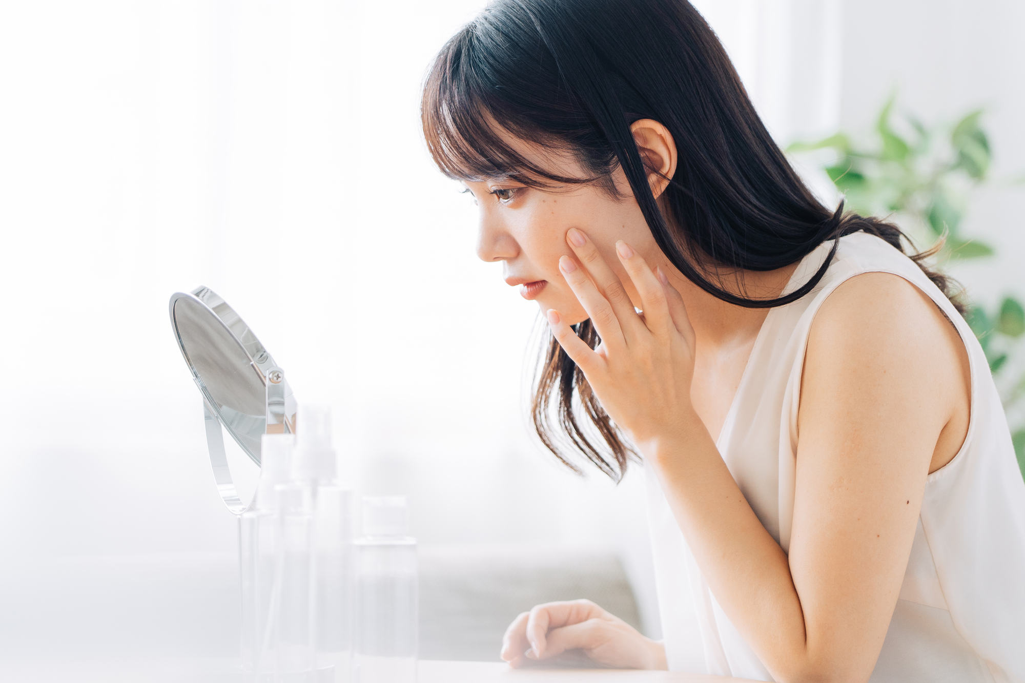 肌あれに悩む女性
