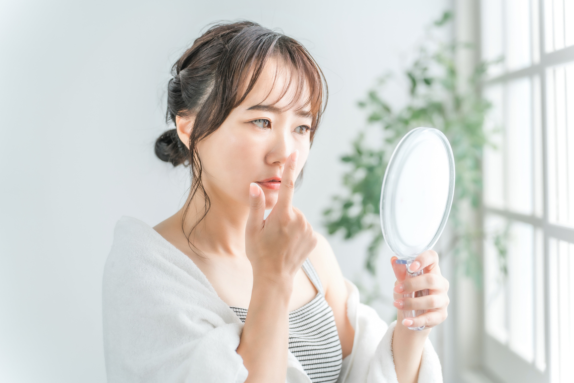 肌あれに悩む女性
