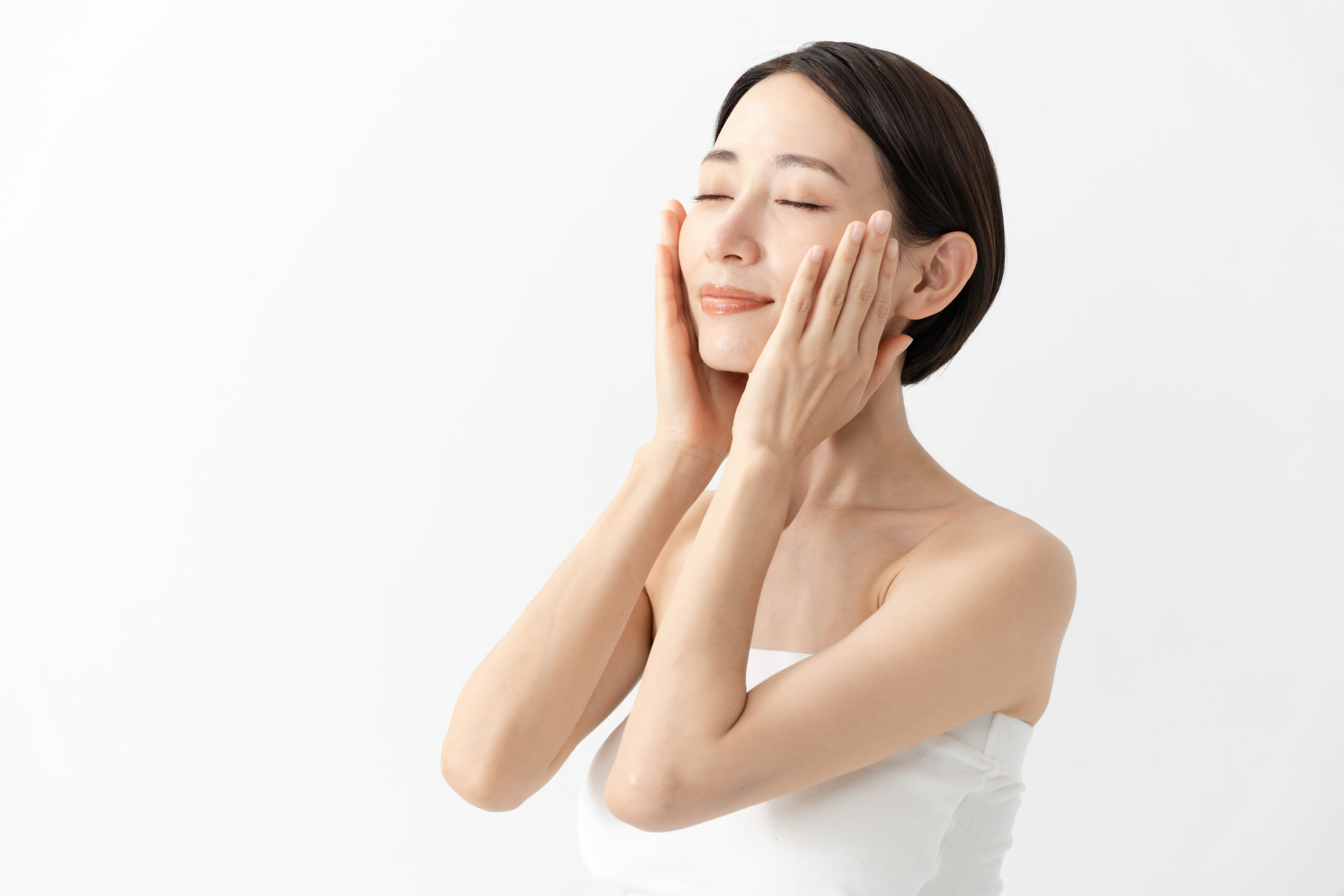 洗い上がりのしっとり感を感じる女性