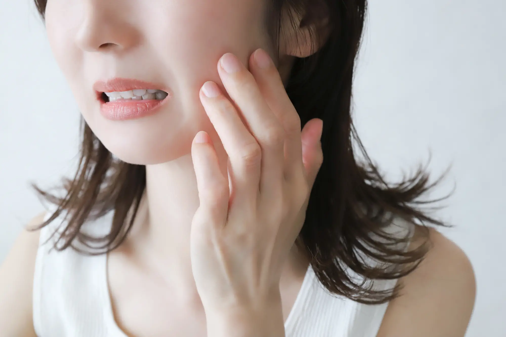 肌あれに悩む女性