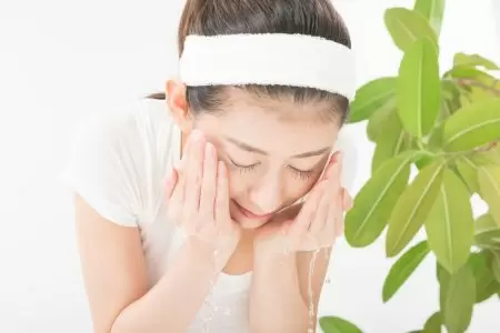 (Tóm tắt) Chăm sóc da hàng ngày cẩn thận sẽ giúp da bạn không bị nhờn.