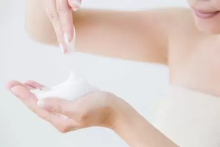 Hãy thử sử dụng bàn chải làm sạch da mặt để điều trị lỗ chân lông của bạn