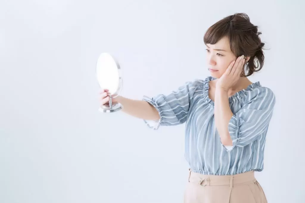 Cách tốt nhất để rửa mặt giúp làm sạch lỗ chân lông là gì?