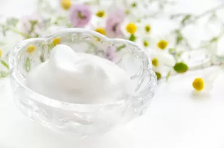 Cách chọn sữa rửa mặt ngăn ngừa da khô