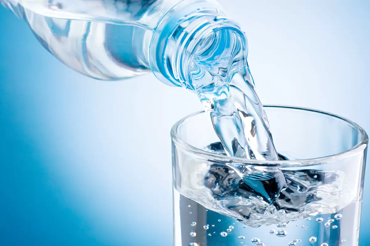 Cách chăm sóc da bị mất nước sau khi uống rượu