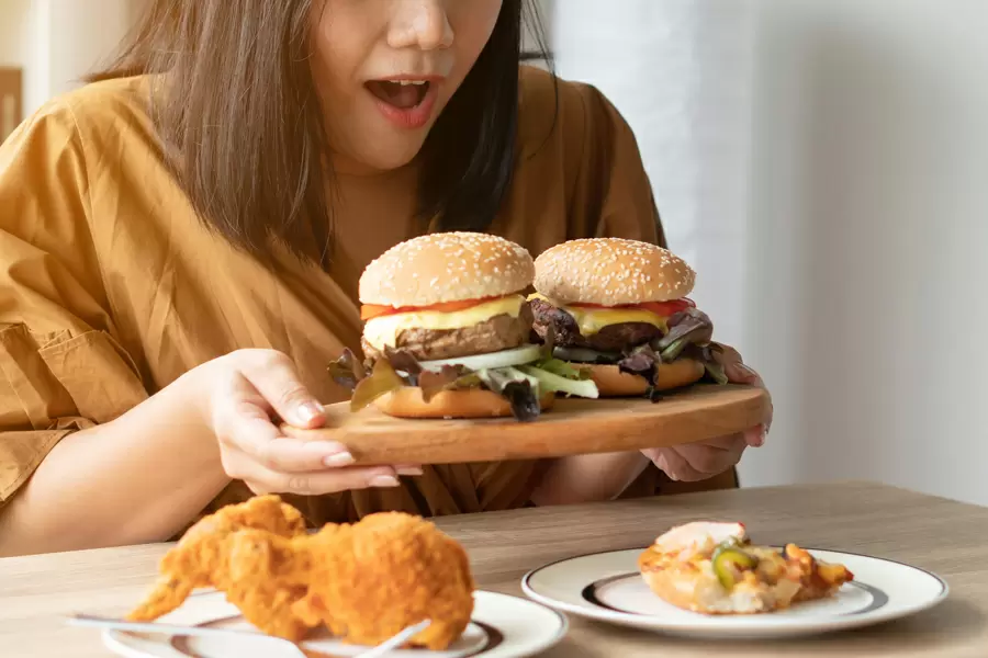 角栓の原因になってしまう食べ物はどんなもの？