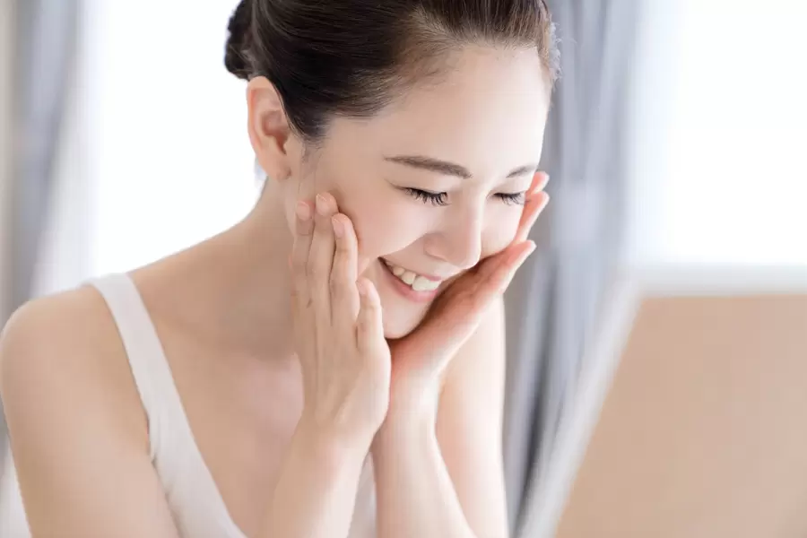 Cơ bản: Tăng cường khả năng dưỡng ẩm bằng cách dùng khăn hấp sau khi rửa mặt