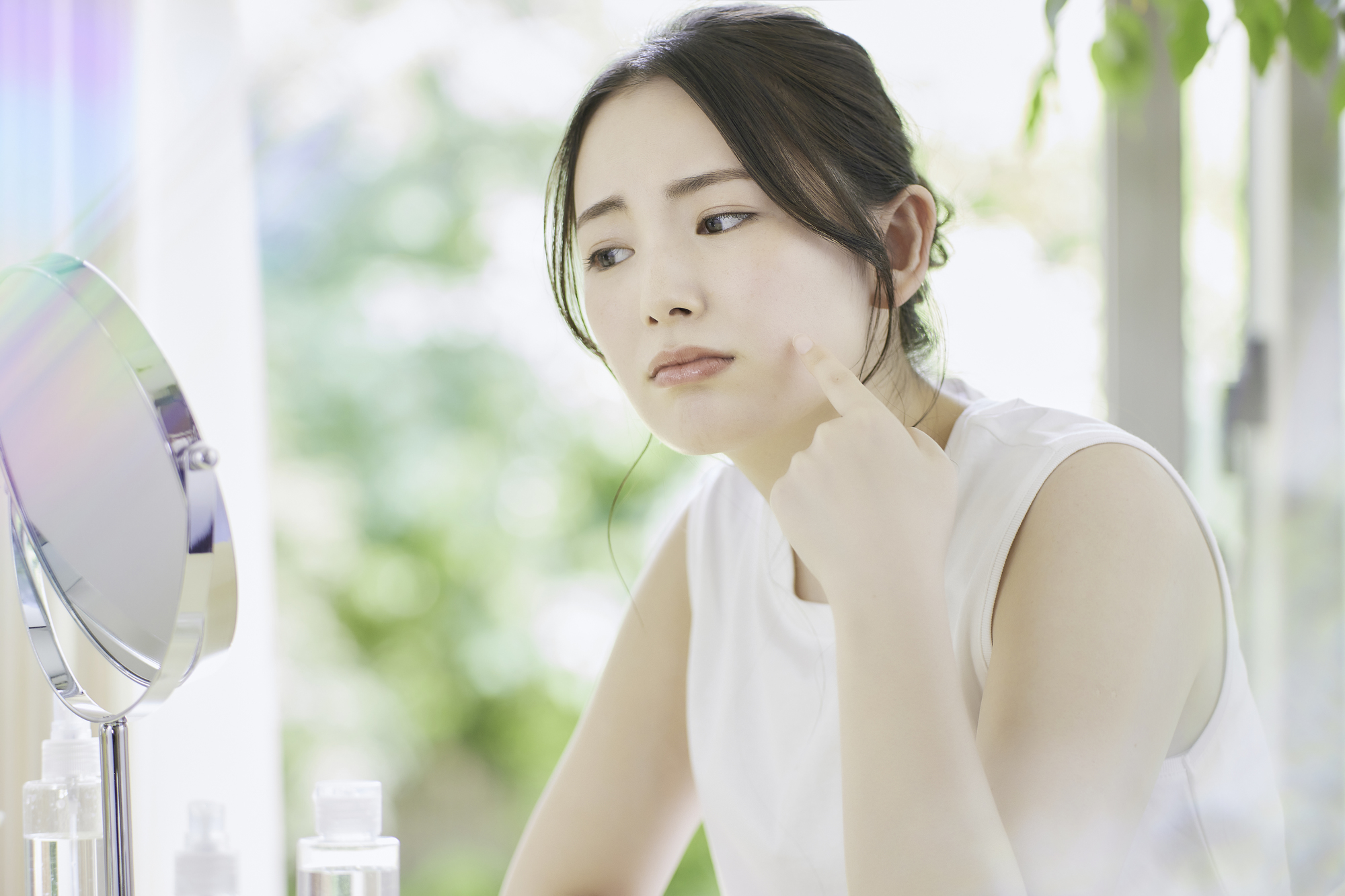 肌あれに悩む女性