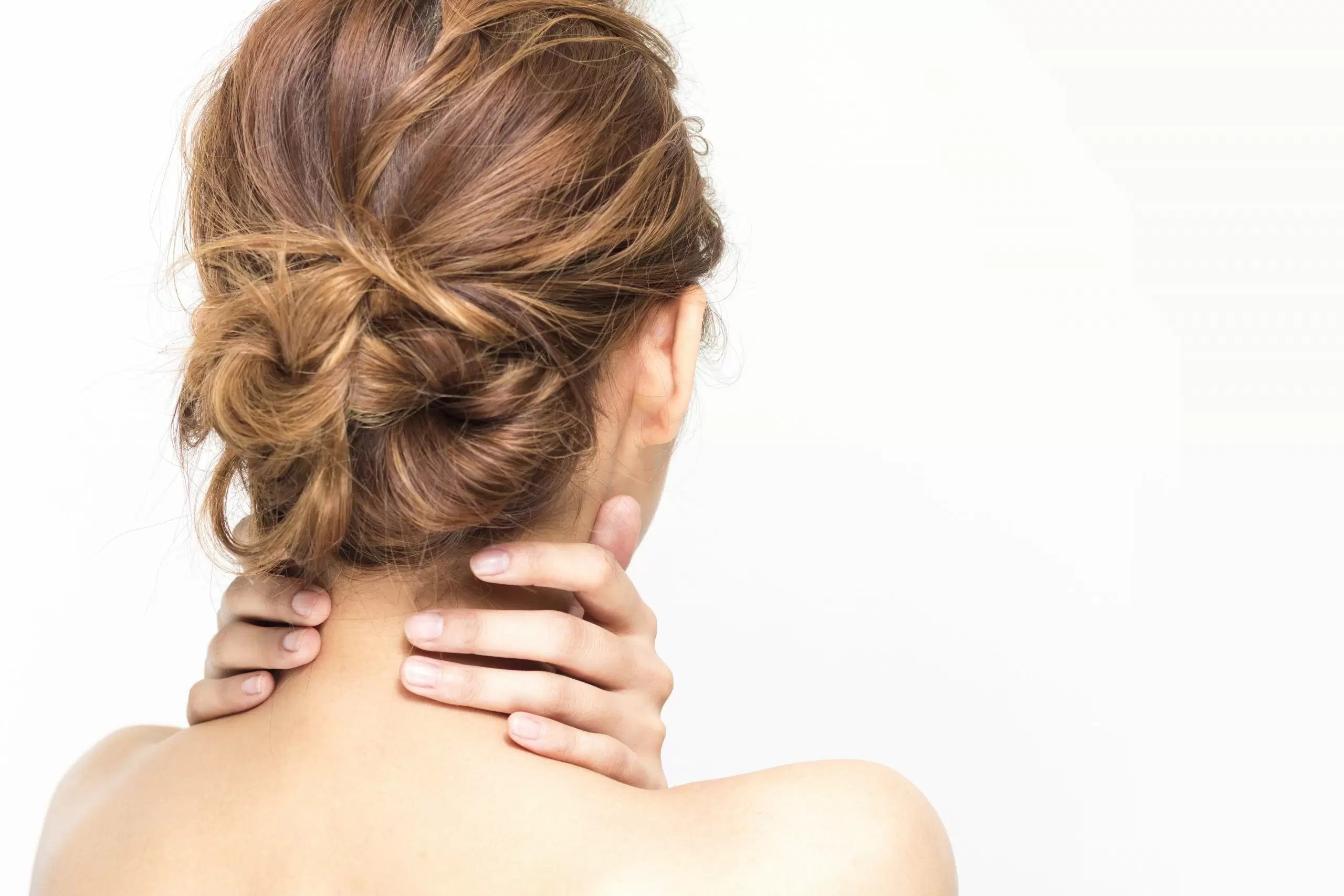 Nguyên nhân gây ra mụn ở sau gáy