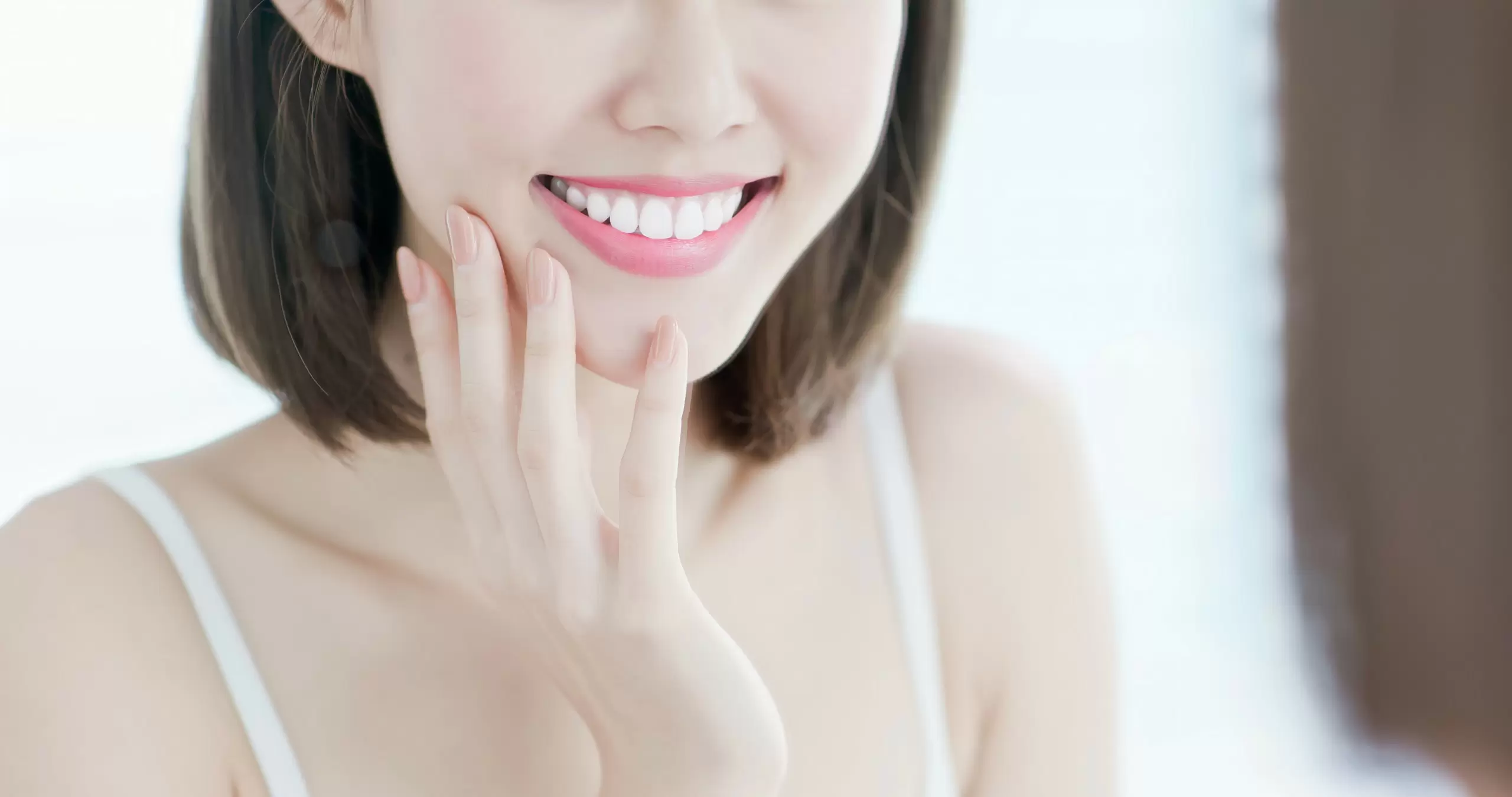 Làm cho khuôn mặt của bạn trông nhỏ hơn với lớp trang điểm làm ngắn phần nhân trung