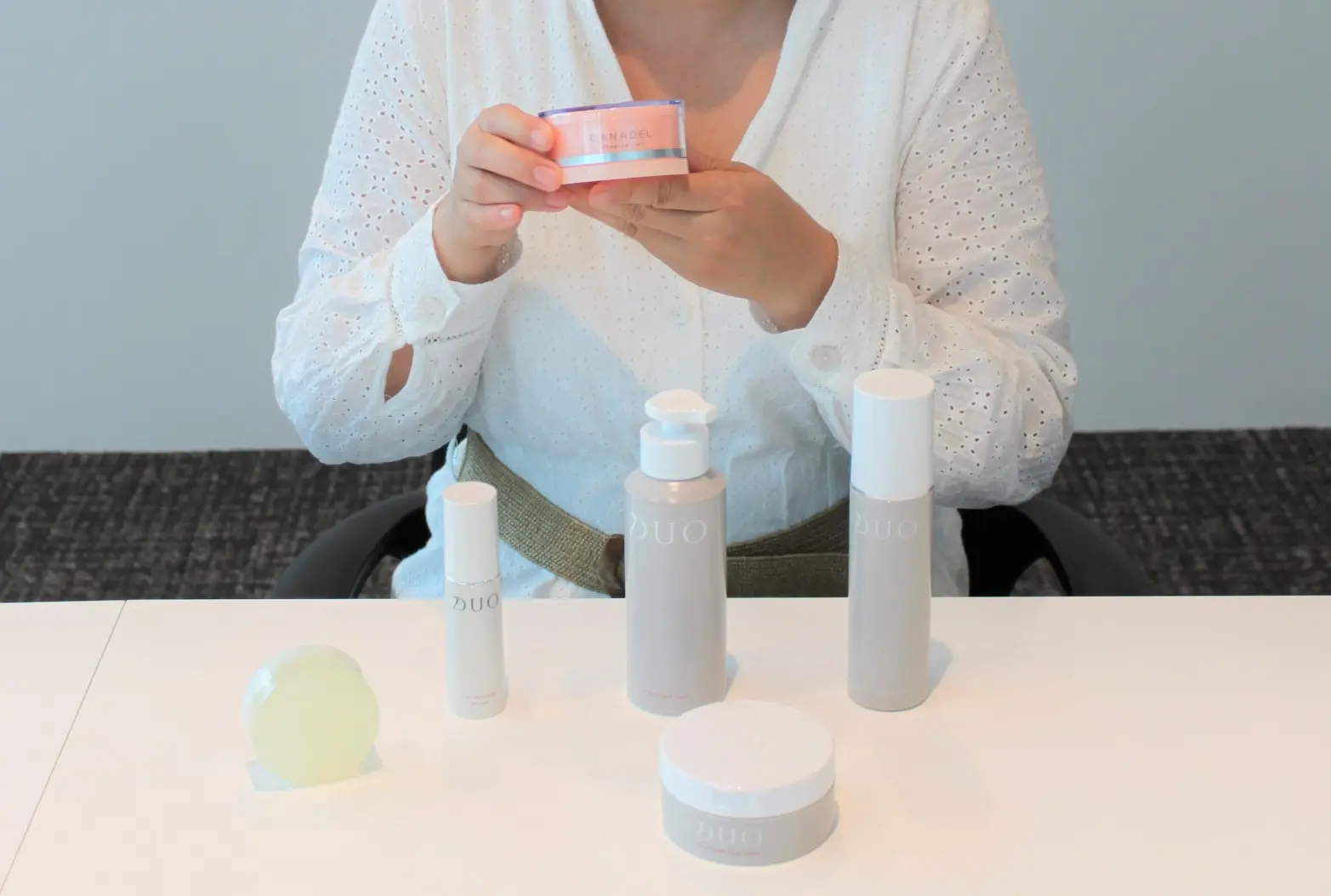 DUO・カナデル歴1年の50代社員の肌チェックしてみた ―スキンケアルー