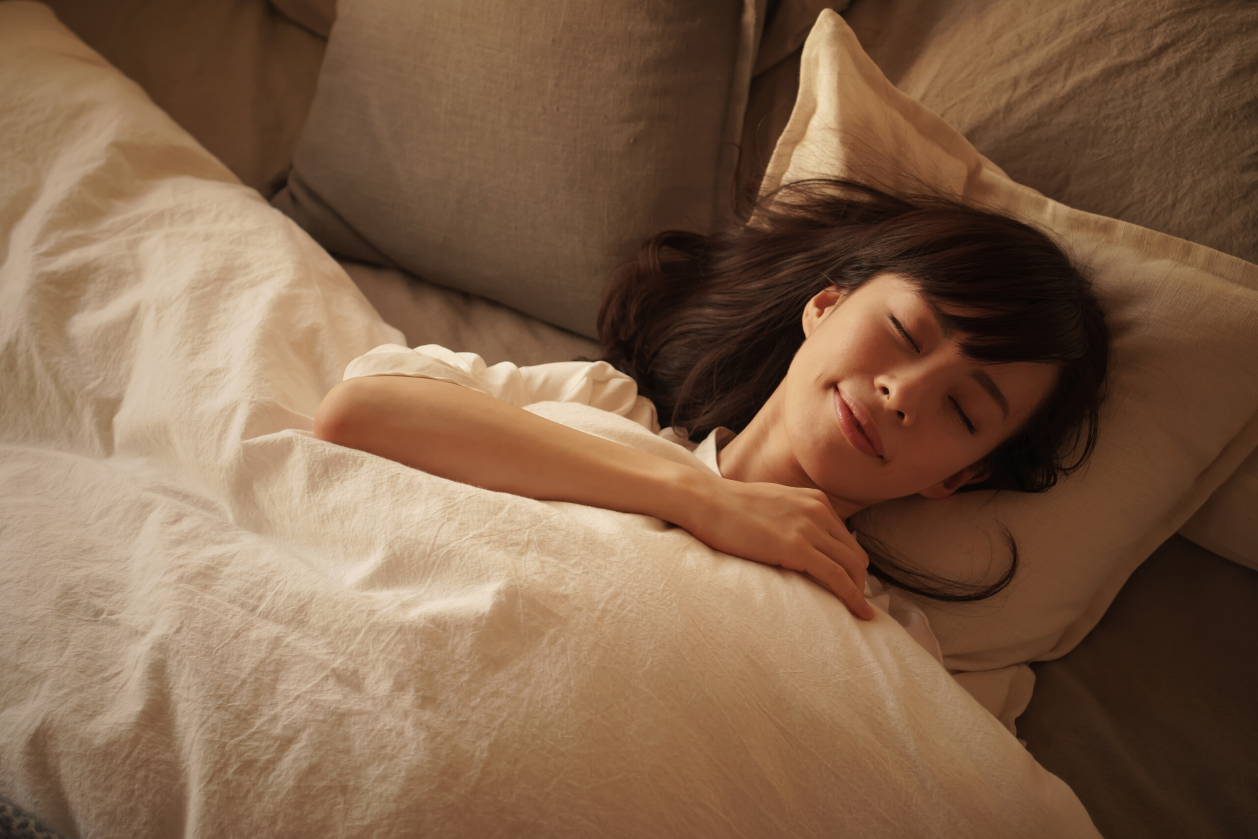 ぐっすり眠る女性