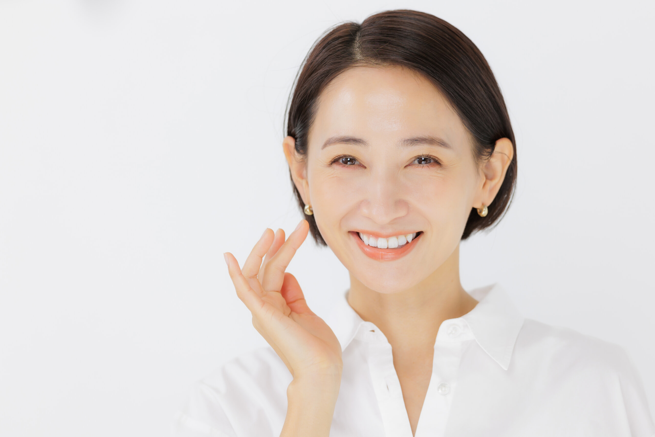 笑顔の肌つや女性