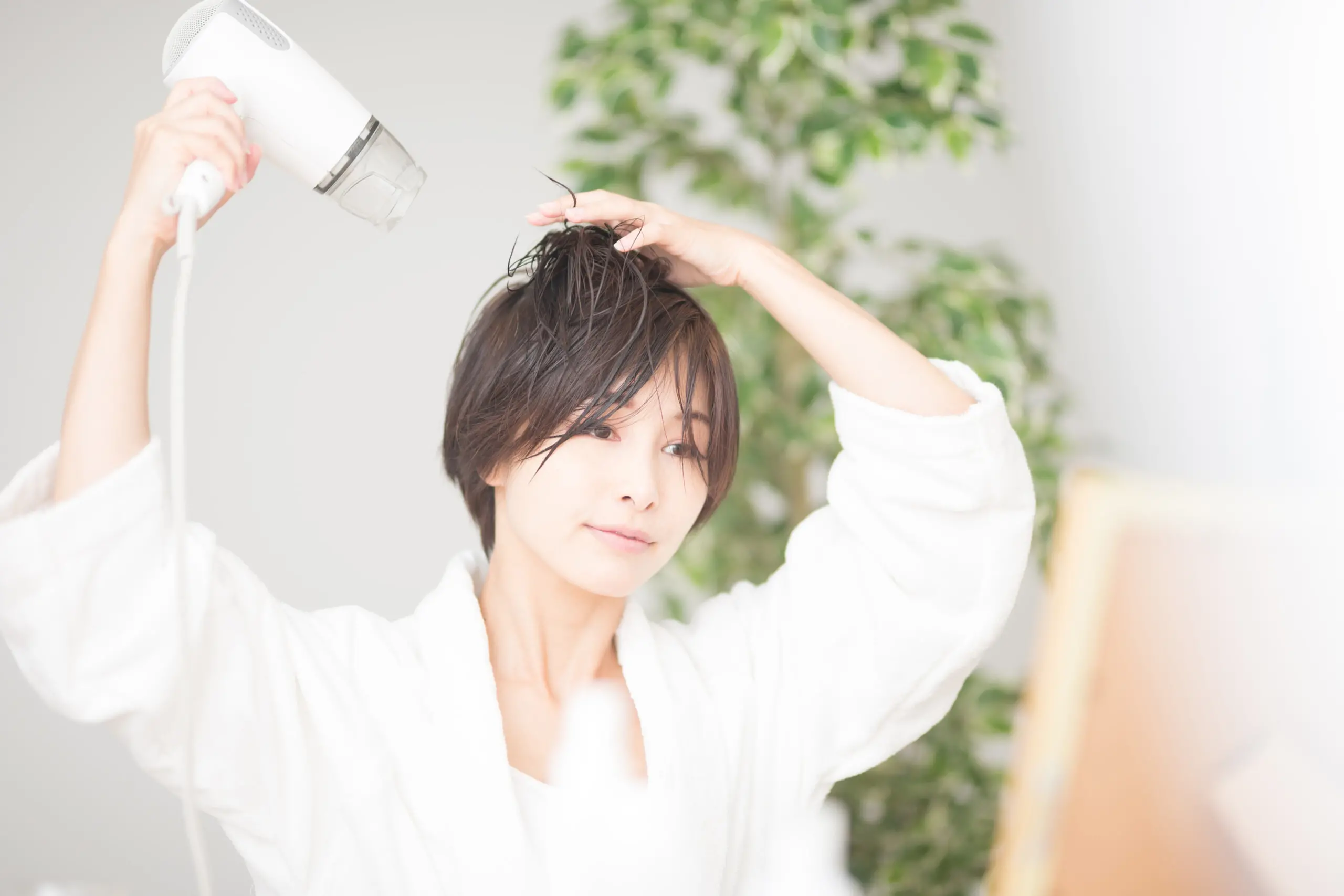 髪のキューティクルとは？ダメージの原因と美髪を保つケア方法を解説