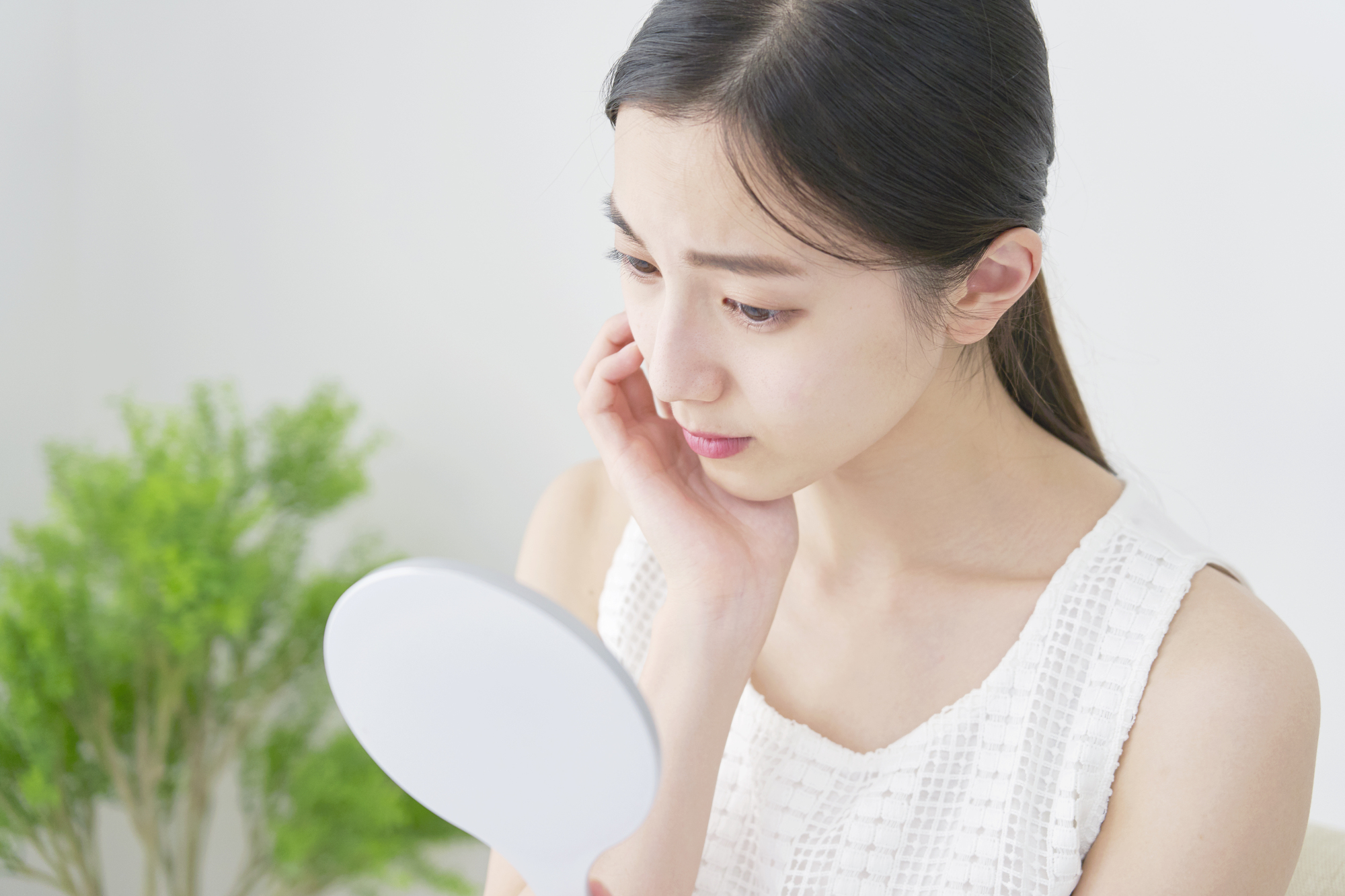 肌あれに悩む女性