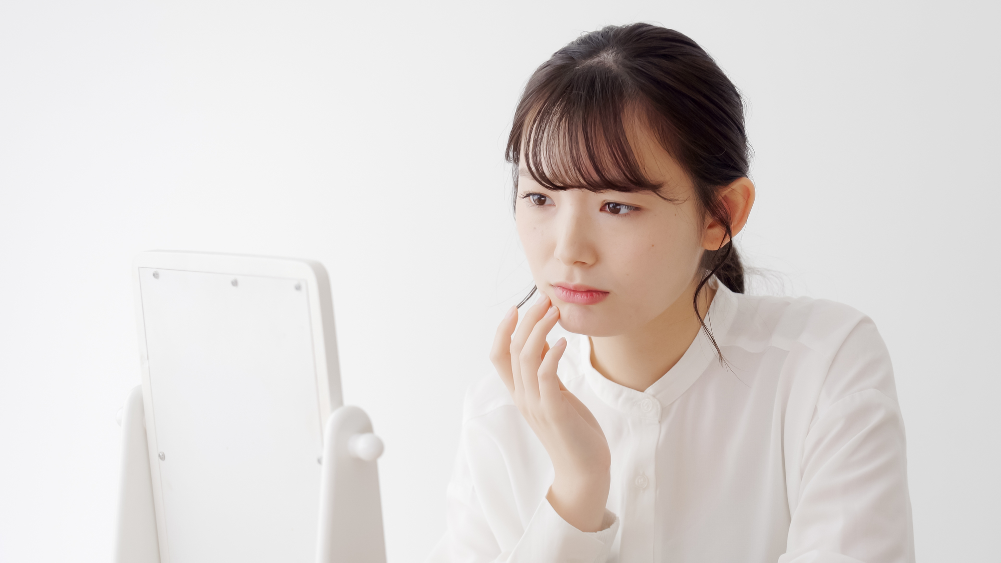 肌あれに悩む女性