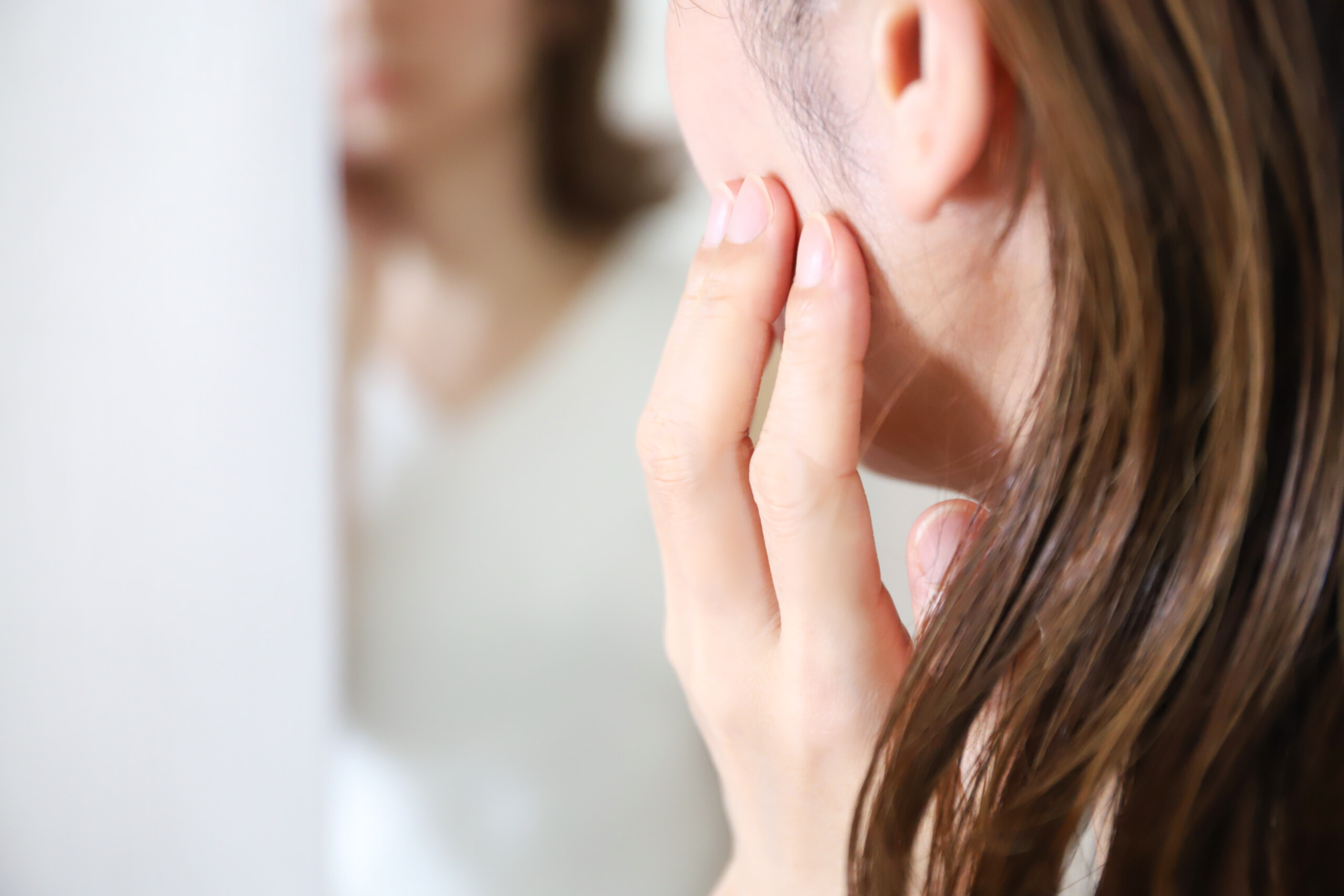 肌あれに悩む女性