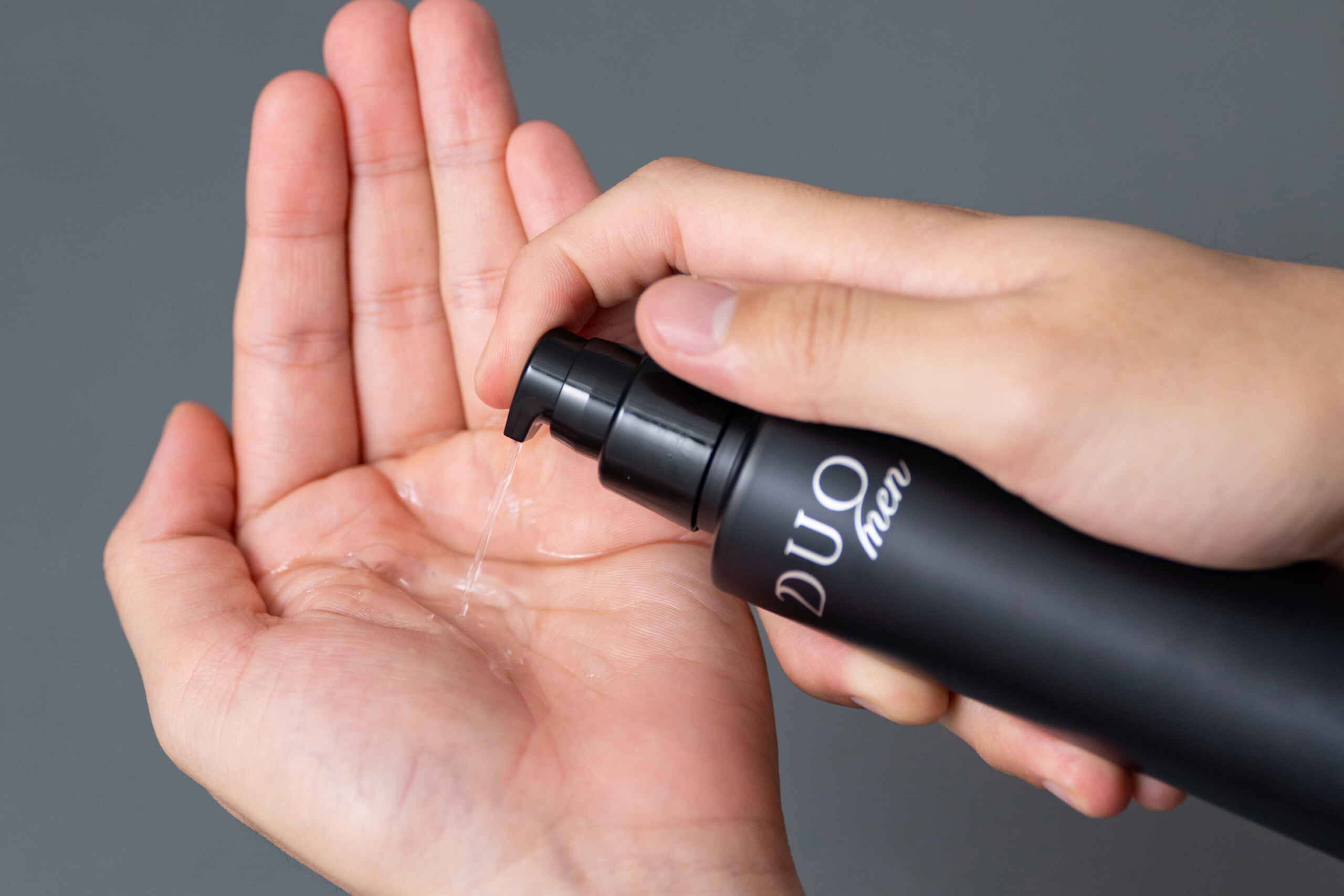 吐出イメージ_DUO MEN ザ オールインワンローション