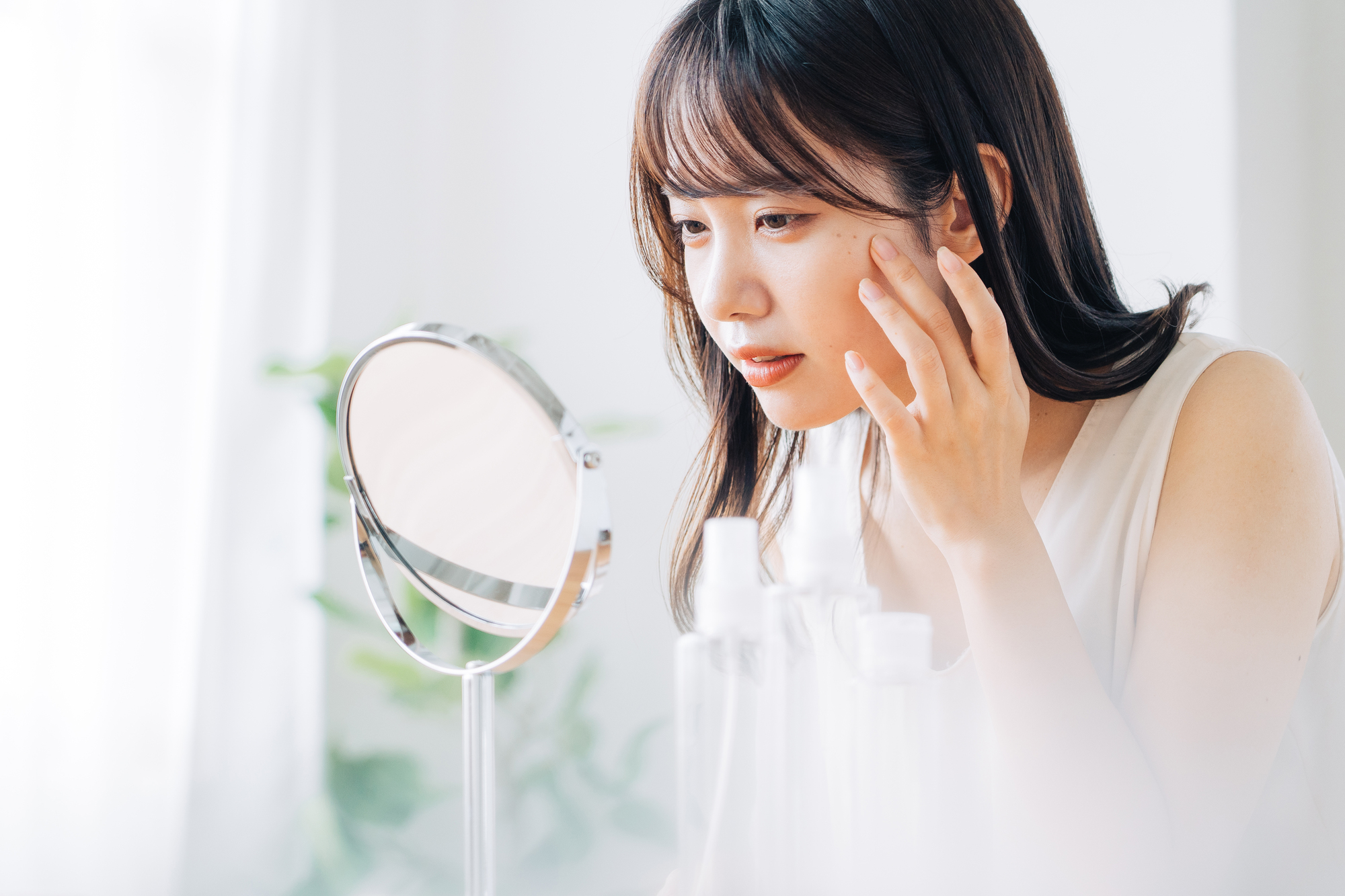 肌あれに悩む女性