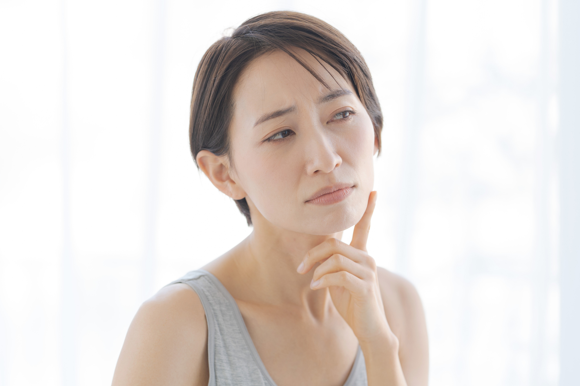 肌あれに悩む女性