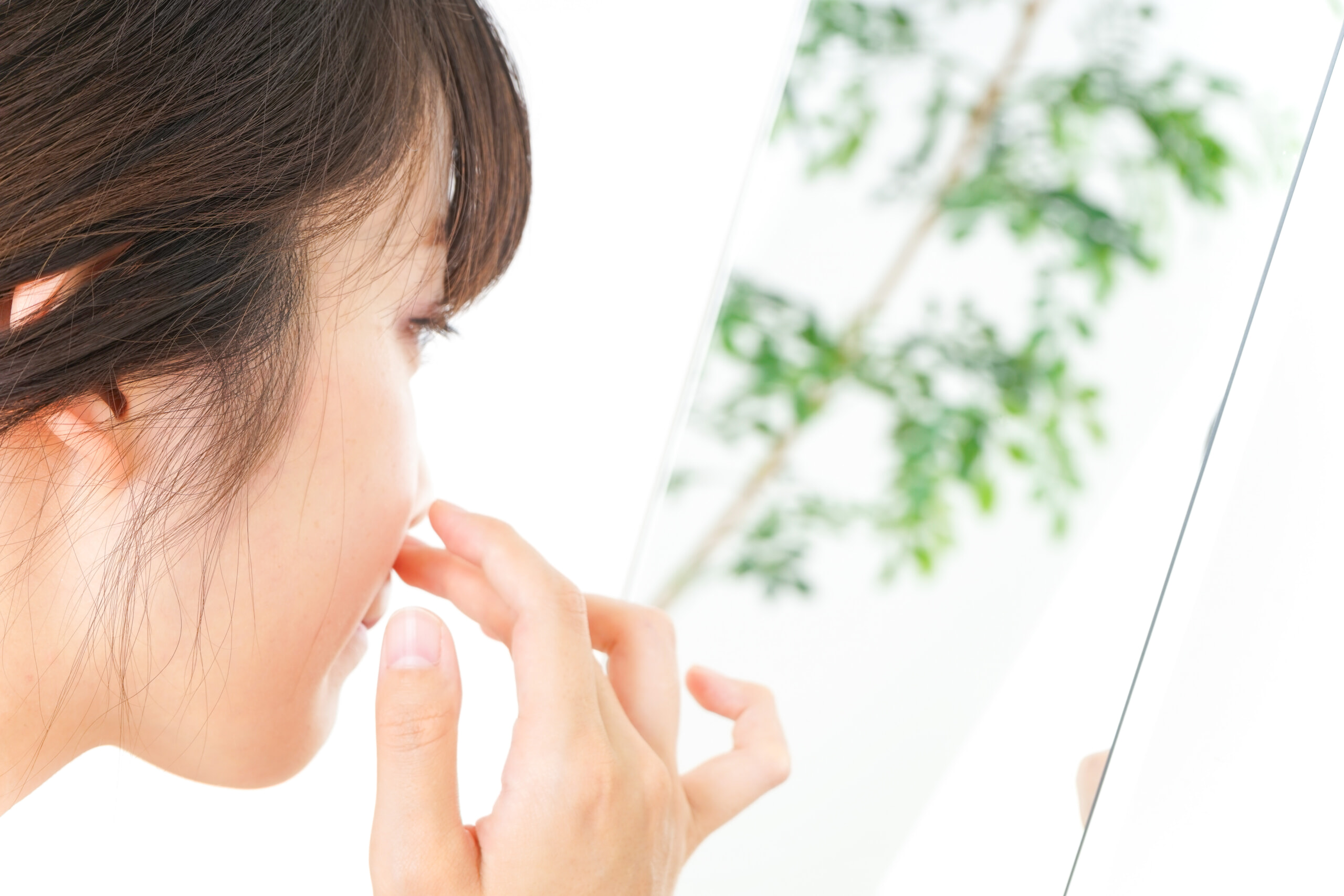 肌あれに悩む女性