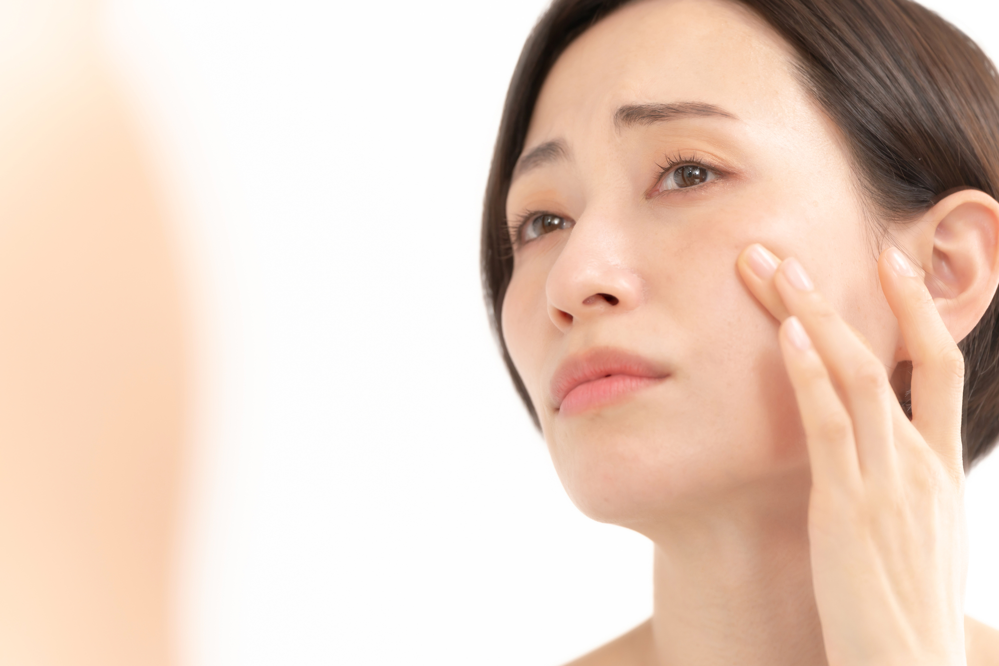 肌あれに悩む女性