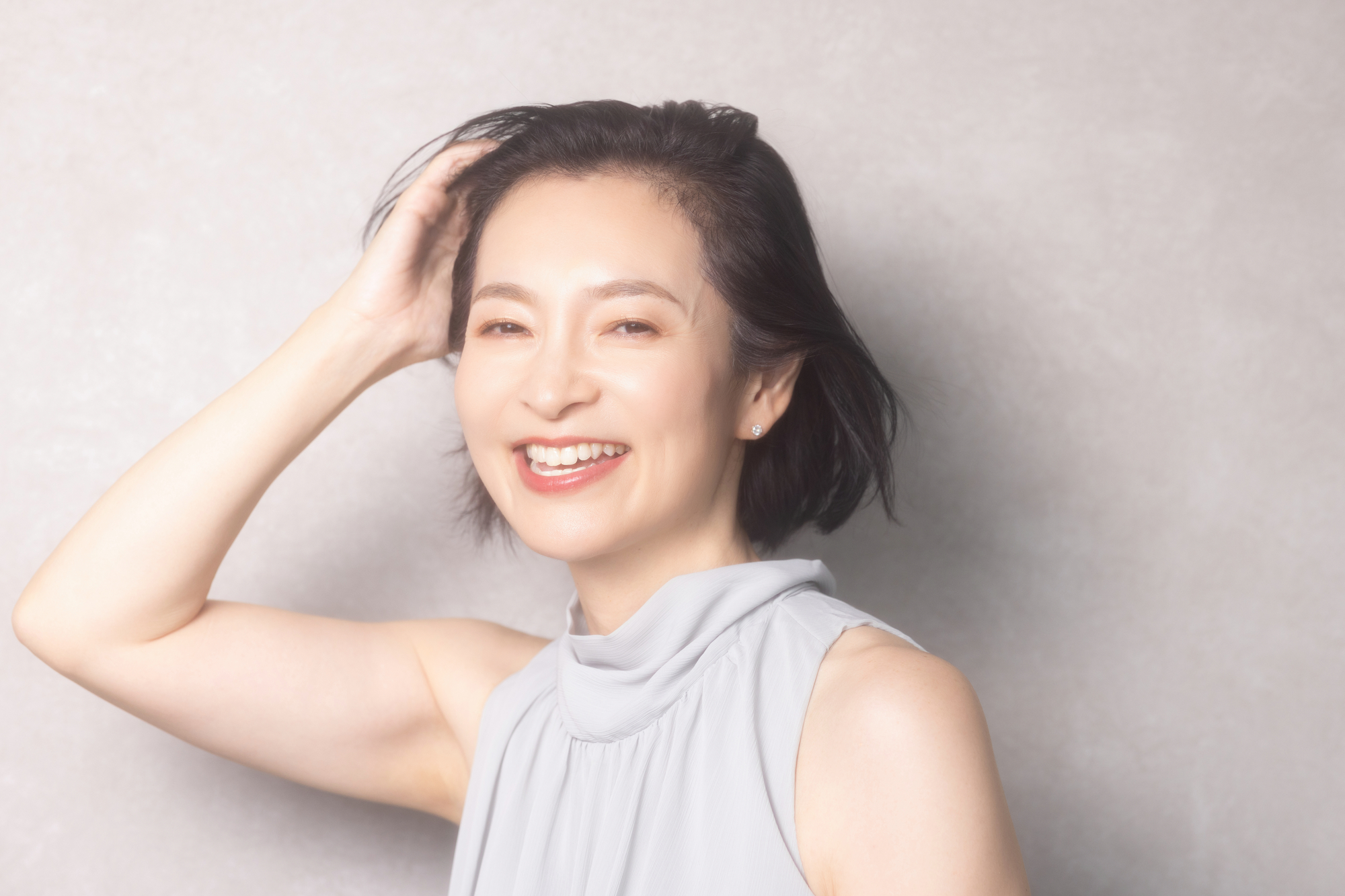 美髪の女性