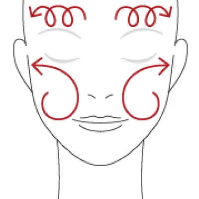 手肌が乾いた状態でやさしく、くるくる円を描くようになじませます。